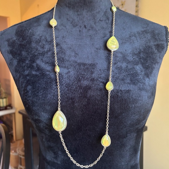 🌸VTG Iridescent Yellow Bead Necklace - Picture 1 of 5